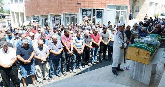  Nadir'in cenazesi defnedildi