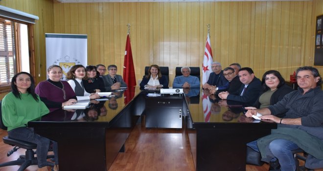 112 ACİL SAĞLIK HİZMETLERİ’NE HAYAT VERENLERE PLAKET TAKDİM EDİLDİ