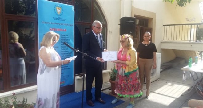 ‘’2. ULUSLARARASI BASMA FİSTAN GİYERİM’’ SANAT ÇALIŞTAYININ SERGİSİ GİRNE’DE AÇILDI…
