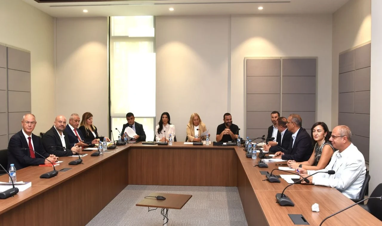 “Kıbrıs Sorununa İki Devletli Çözüm Karar Önerisi” 8 Ekim'de bir kez daha komitede görüşülecek!