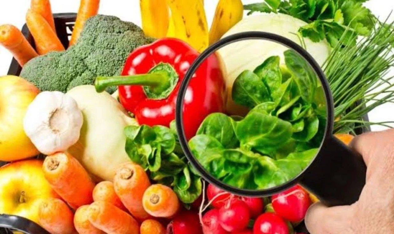 İthal elma, havuç ve erik ile yerli hıyar ve domateste limit üstü kalıntı tespit edildi...