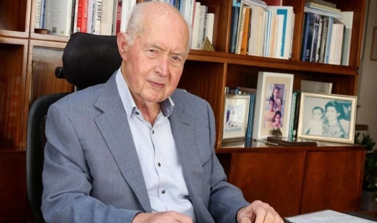 Eski Rum Yönetimi Başkanı Yorgo Vasiliu 94 yaşında hayatını kaybetti