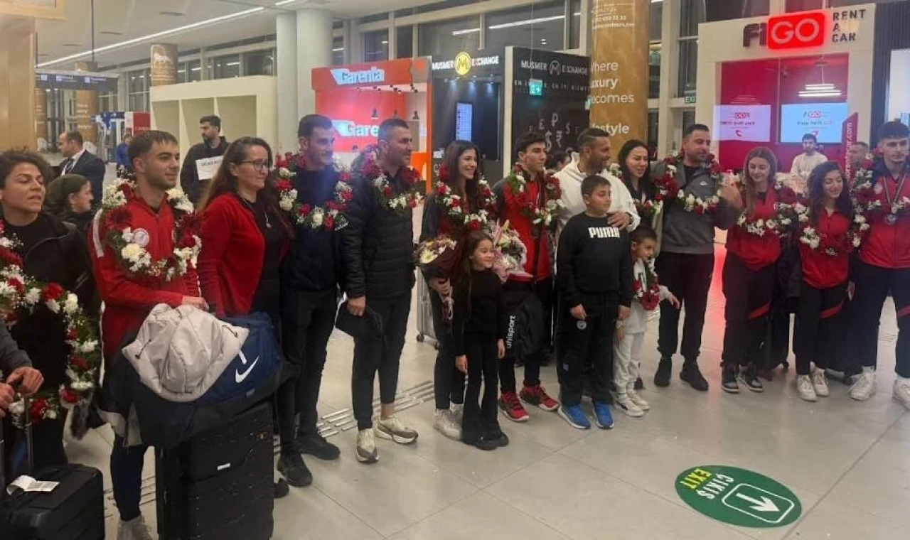 KKTC atletleri U20 Türkiye Salon Şampiyonası’ndan derecelerle döndü