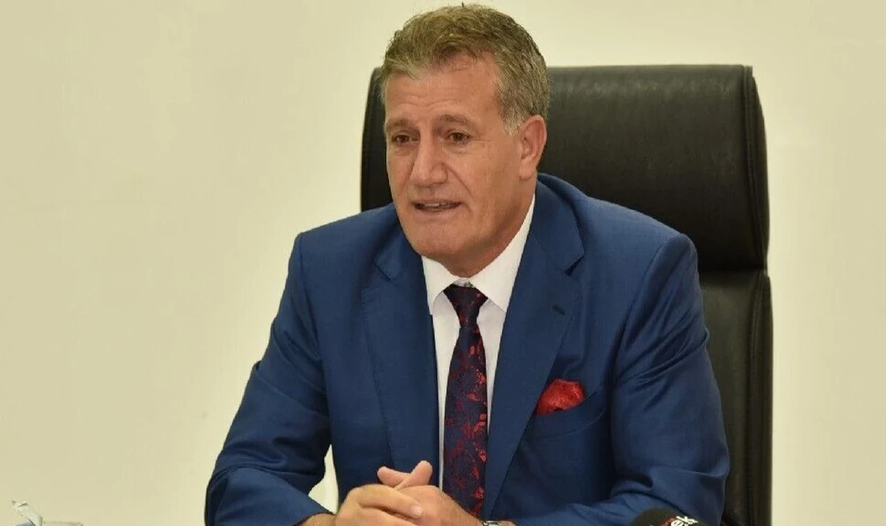 Arıklı: Güney Kıbrıs, tüm adayı ateşe attı