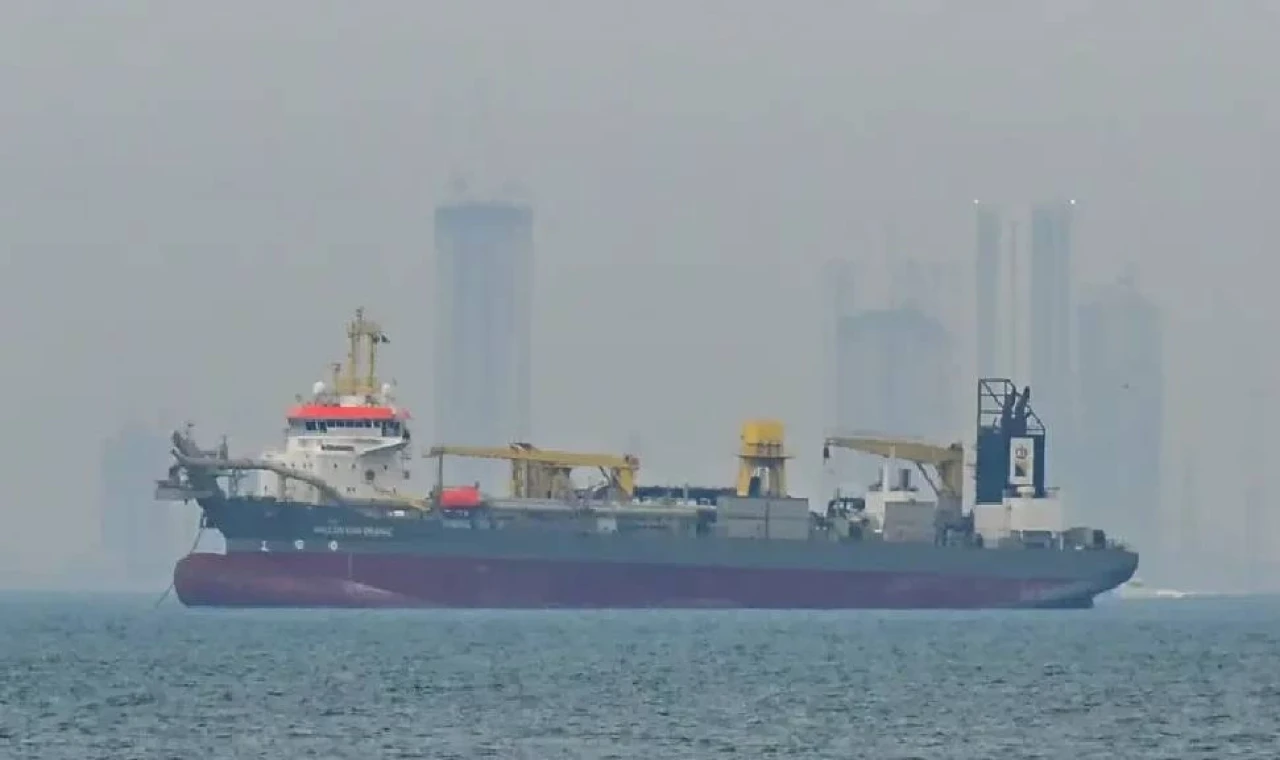 Hürmüz Boğazı'ndan son 3 günde 15 gemi geçti