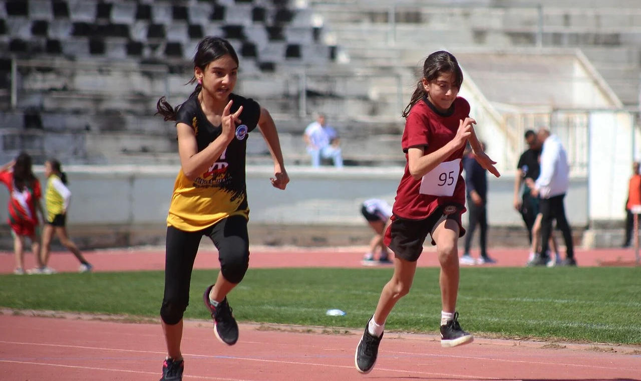 İlkokullar finaller için kıyasıya yarışıyor