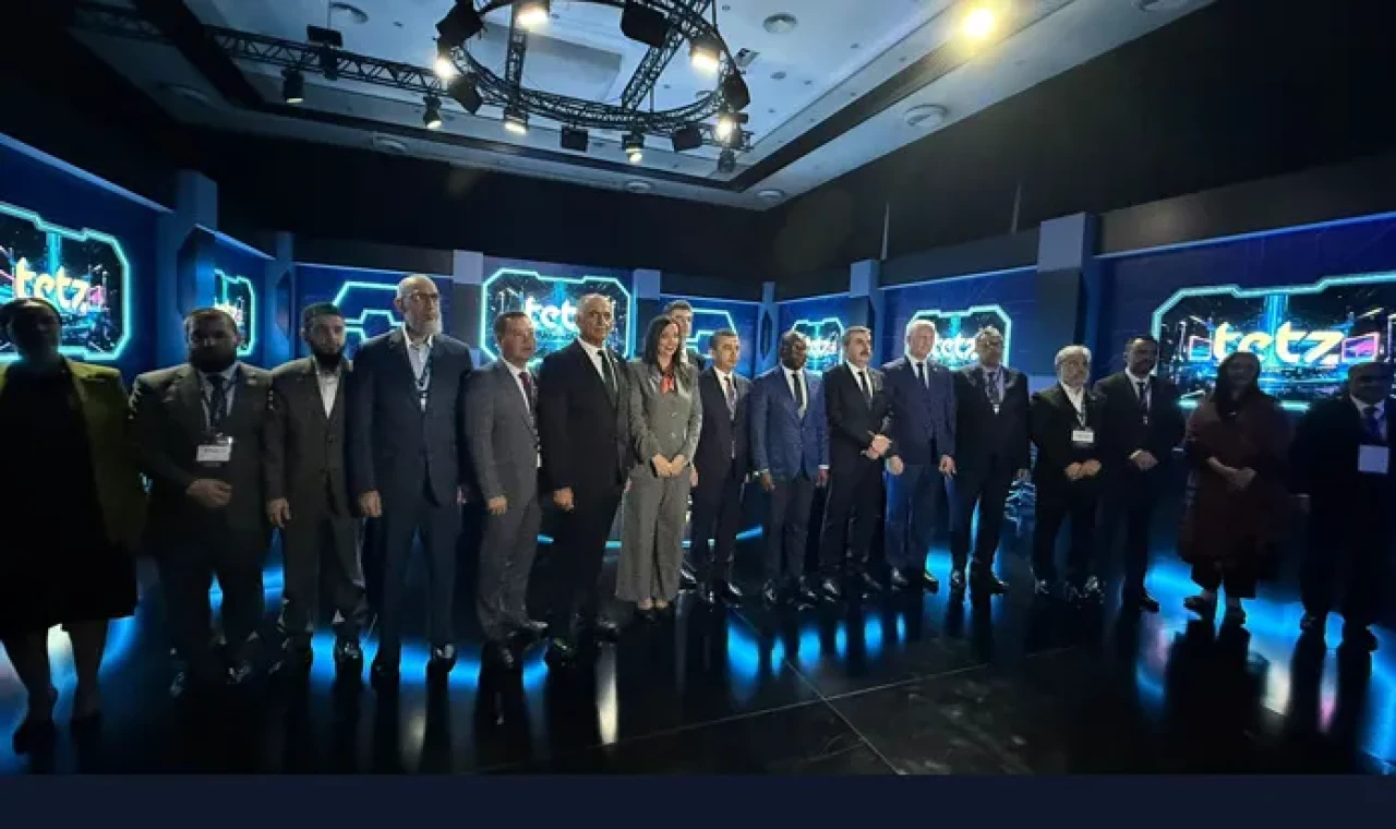 Çavuşoğlu "İnsanlık, tarihin en hızlı teknolojik dönüşüm süreçlerinden birini yaşıyor"