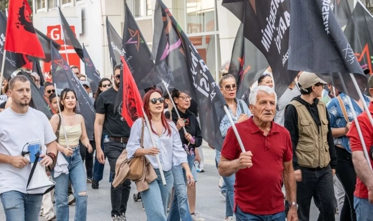 Bağımsızlık Yolu: Sigortalı çalışanların yaklaşık yüzde 70'i asgari ücret alıyor