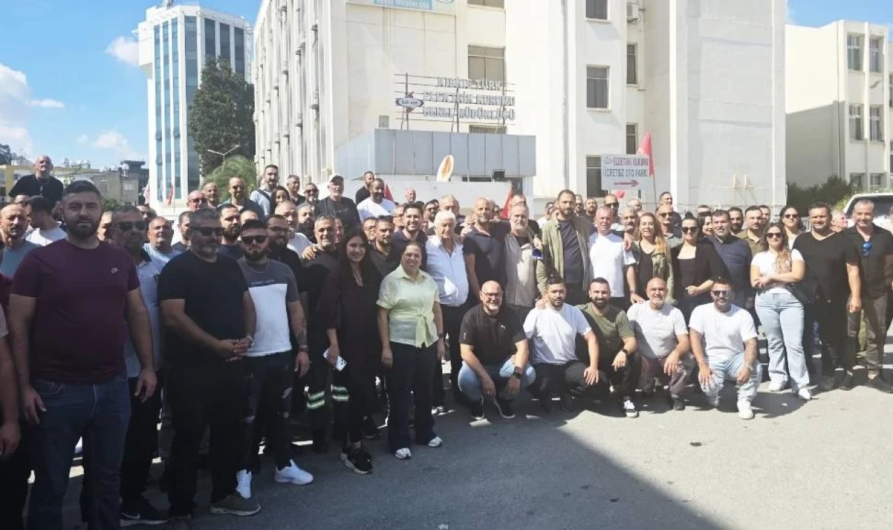 El-Sen’in grevi devam ediyor: Kamuda örgütlü dört sendikayla toplantı yapılacak
