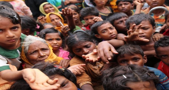 AB, ARAKAN'DA "ETNİK TEMİZLİK" YAPILDIĞINI KABUL ETTİ