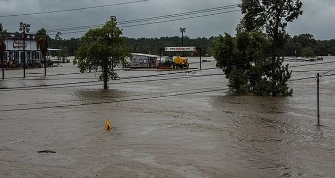 ABD'DE IRMA KASIRGASININ HIZI AZALDI