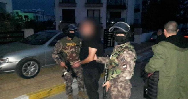 Adana merkezli 4 il ve KKTC’de suç örgütü operasyonunda yakalanan 26 zanlı tutuklandı
