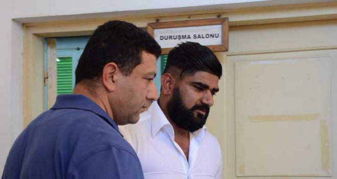 Adına kayıtlı 3 lüks araç daha