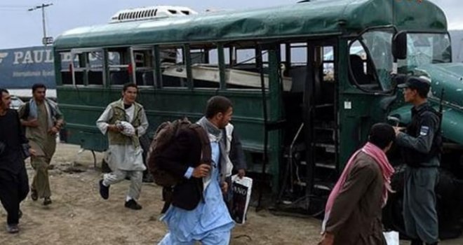 AFGANİSTAN'DA 30 YOLCU KAÇIRILDI