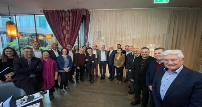 Akansoy ile Toros, İrlanda’da temaslarını sürdürüyor