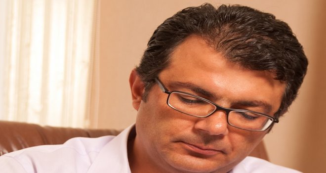AKANSOY ,kardeşinin kaçak yapısını yıkacak