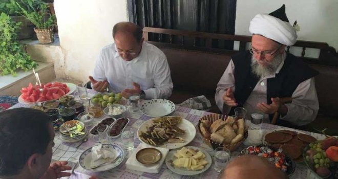 Akdağ dergahtan geçti