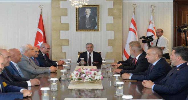 Akıncı, Ankara Ticaret Odası heyetiyle bir araya geldi