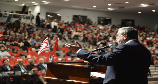 AKINCI İSTANBUL'DA KONFERANS VERDİ