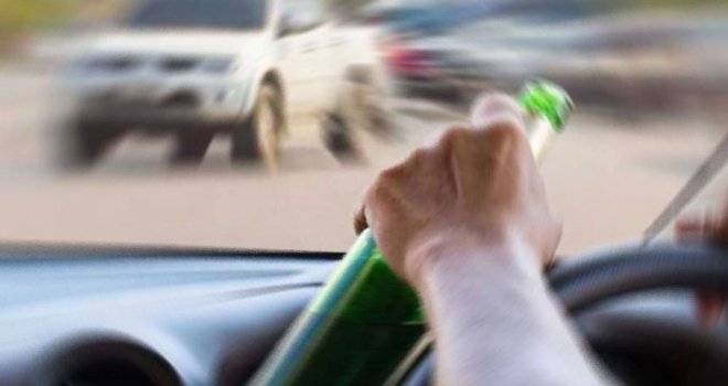 Alkollü sürücü Mormenekşe ve Mutluyaka’da iki ayrı kaza yaptı