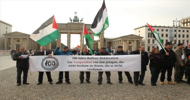 ALMANYA'DA BALFOUR DEKLARASYONU PROTESTOSU