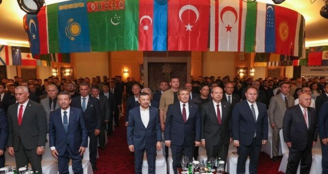 Alparslan Türkeş ve Kıbrıs paneli düzenlendi: 52 Türk topluluğunun bayrağı ilk kez bir araya getirildi
