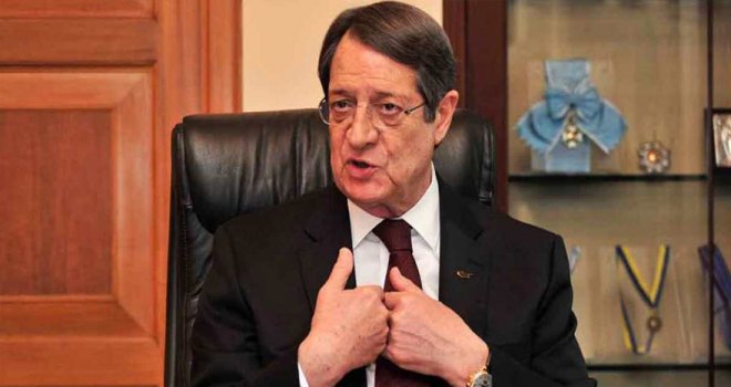 ANASTASİADİS BAŞKANLIK PERSONELİYLE YAŞ GÜNÜNÜ KUTLADI