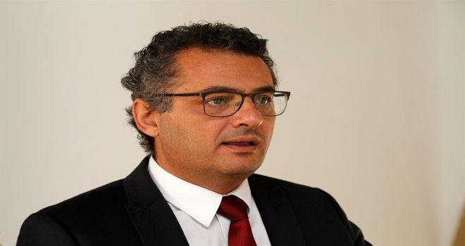 ANASTASİADİS İŞLEVSELLİKTEN, SADECE ÇOĞUNLUĞUN OYLARIYLA KARAR ALINABİLECEK DURUMLARIN YARATILMASINI ANLIYOR