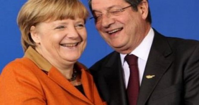 Anastasiadis, Merkel’den Türkiye’yi uyarmasını istedi