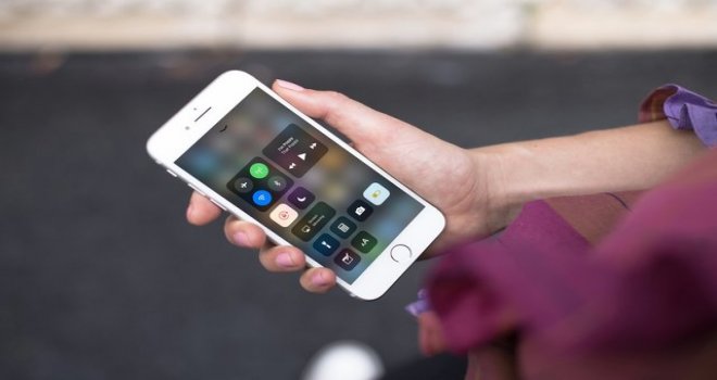 APPLE, YENİ GÜNCELLEMEYLE PİL SORUNUNU ÇÖZECEK