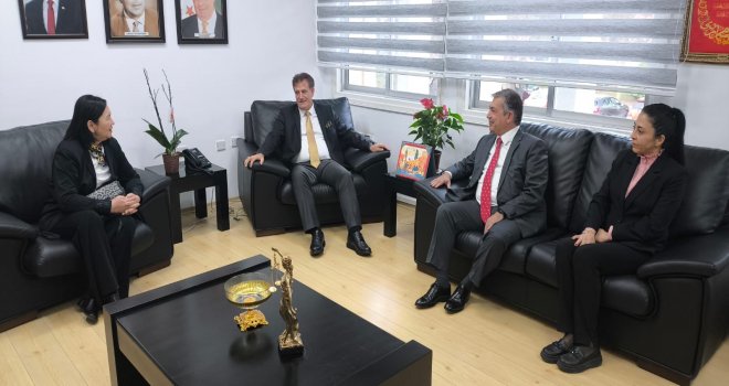 ARIKLI, ARABAEV KIRGIZ DEVLET ÜNİVERSİTESİ REKTÖRÜ VE HEYETİNİ KABUL ETTİ 