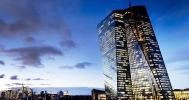 AVRUPA MERKEZ BANKASI VE S&P’DAN RUM BANKALARI KONUSUNDA UYARI