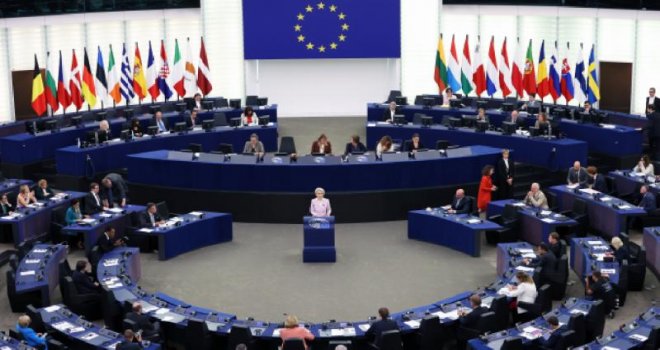 Avrupa Parlamentosu, Rus varlıklarıyla Ukrayna'ya 35 milyar avro kredi verilmesini onayladı