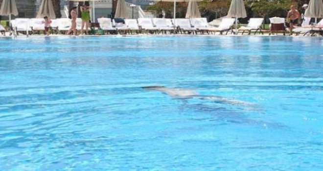 AZERBAYCAN UYRUKLU GAZİYEV SİTENİN HAVUZUNDA ÖLÜ BULUNDU