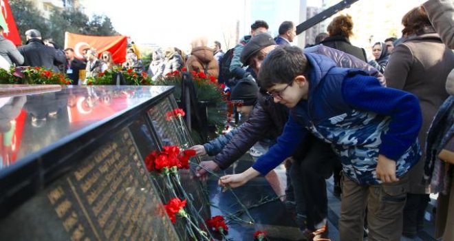 Azerbaycan'da Hocalı Katliamı kurbanları anılıyor