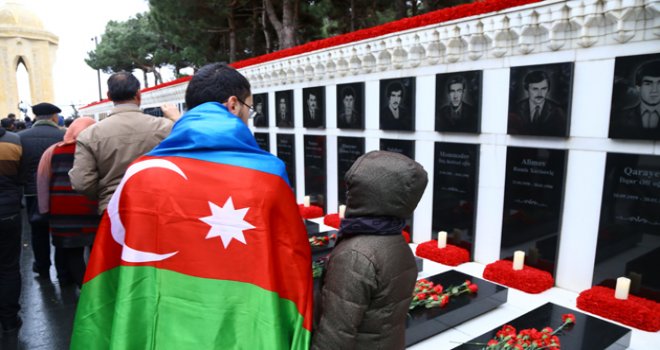 AZERBAYCAN'DA 'KANLI OCAK' KURBANLARI ANILIYOR