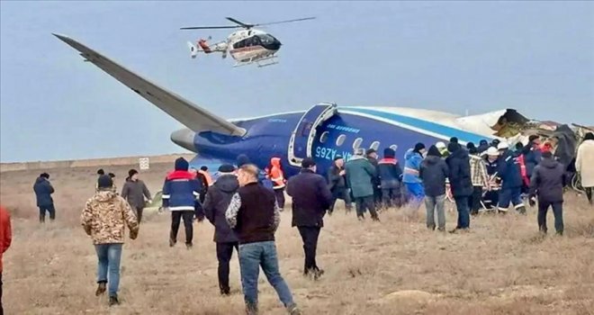 Azerbaycanlı yetkililer, Kazakistan'da düşen uçağın Rus füzesiyle vurulduğu iddialarını doğruladı