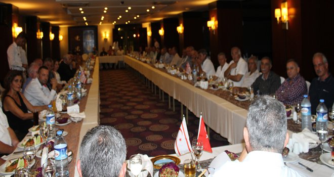 Bakan Evren Girne bölgesi muhtarları ile bir araya geldi