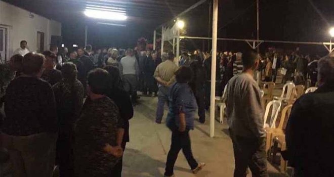 Bakanların üstüne yürüdüler