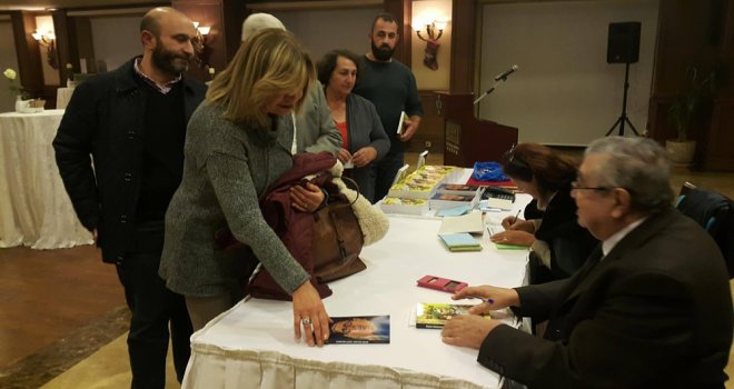 BALIKÇIOĞLU’NUN YENİ KİTABI KANSER HASTALARI YARDIM DERNEĞİ YARARINA SATIŞA SUNULDU