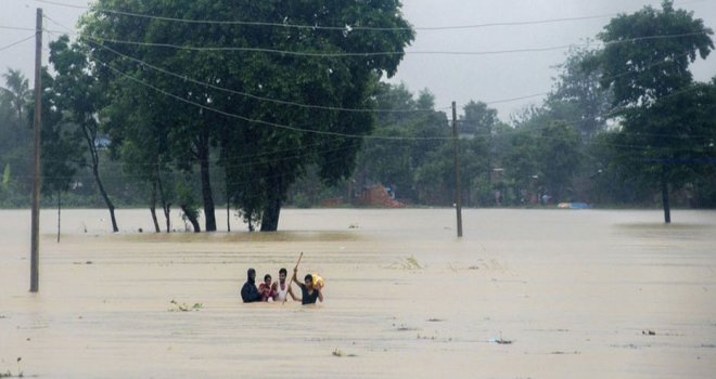 BANGLADEŞ'TE SEL: 16 ÖLÜ