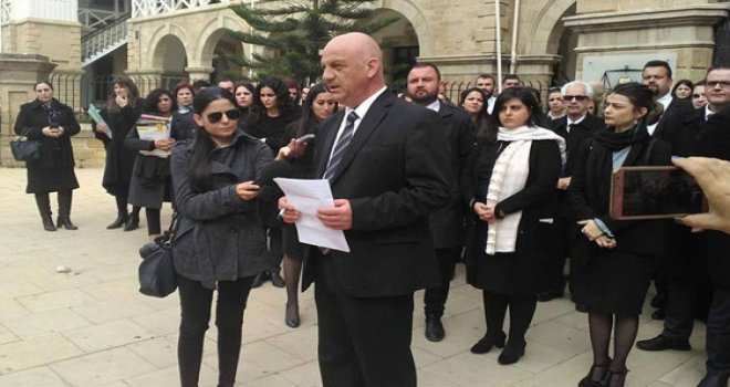 BAROLAR BİRLİĞİ: “HUKUKA DARBE VURULMAYA VE YARGININ BAĞIMSIZLIĞINA GÖLGE DÜŞÜRÜLMEYE ÇALIŞILIYOR. ŞİDDETLE KINIYORUZ..”