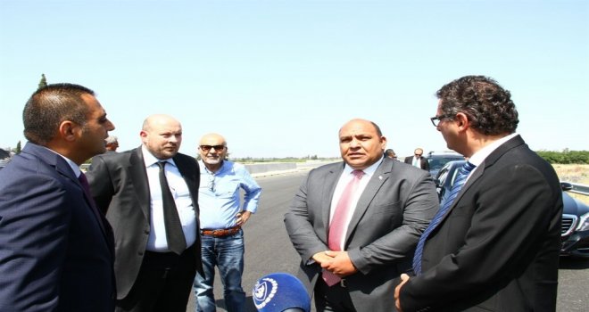 BAŞBAKAN ERHÜRMAN GÜZELYURT – LEFKE ÇİFT ŞERİT ANAYOLU VE GÜZELYURT HASTANESİ İNŞAATINI YERİNDE İNCELEDİ