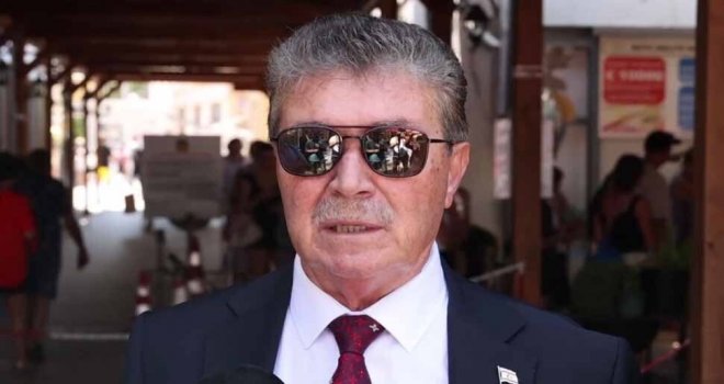 Başbakan Üstel: Rumlar geçişleri engellemeye çalışıyor