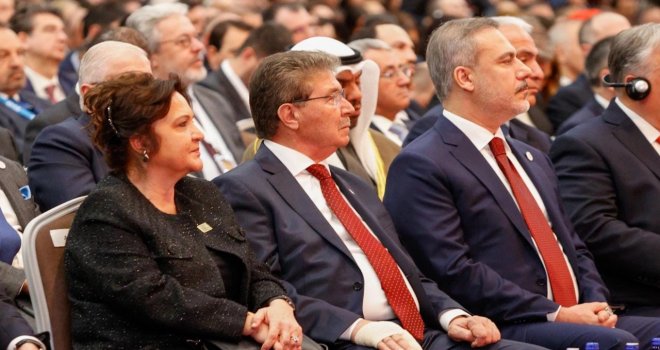Başbakan Üstel, Türkiye ve KKTC'nin Yeni Kıbrıs Politikasına Tam Destek Verdiğini Açıkladı