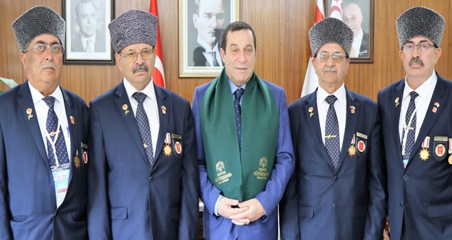 Başbakan Yardımcısı Denktaş Gazileri kabul etti