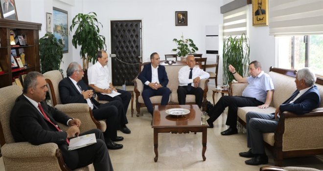 BAŞBAKAN YARDIMCISI DENKTAŞ, KIBRIS TÜRK BELEDİYELER BİRLİĞİ’Nİ KABUL ETTİ