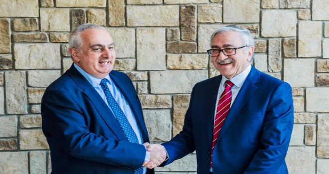 Başkan adaylarından Ahilleas Dimitriadis Akıncı’yı ziyaret etti