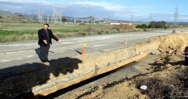 BAYINDIRLIK VE ULAŞTIRMA BAKANLIĞI BİR AN ÖNCE BU YOLA MÜDAHALE ETMELİ