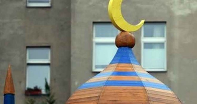 Berlin’deki Ali Baba parkı tartışmalarla birlikte açıldı